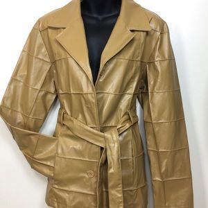Voice tan trench coat w/belt. Size M